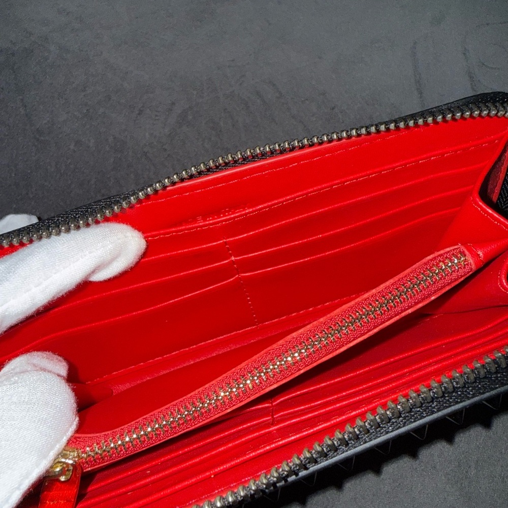 🔥Christian Louboutin purse Panettone Wallet Spike Studs Zip Around🔥 - Picture 15 of 15